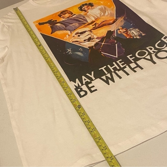 Women's Star Wars May the Force Be With You Off- White Graphic T-Shirt NWT - Picture 8 of 11